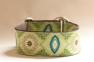 Limited Slip Hound Collar in Pale Green and Olive Brocade